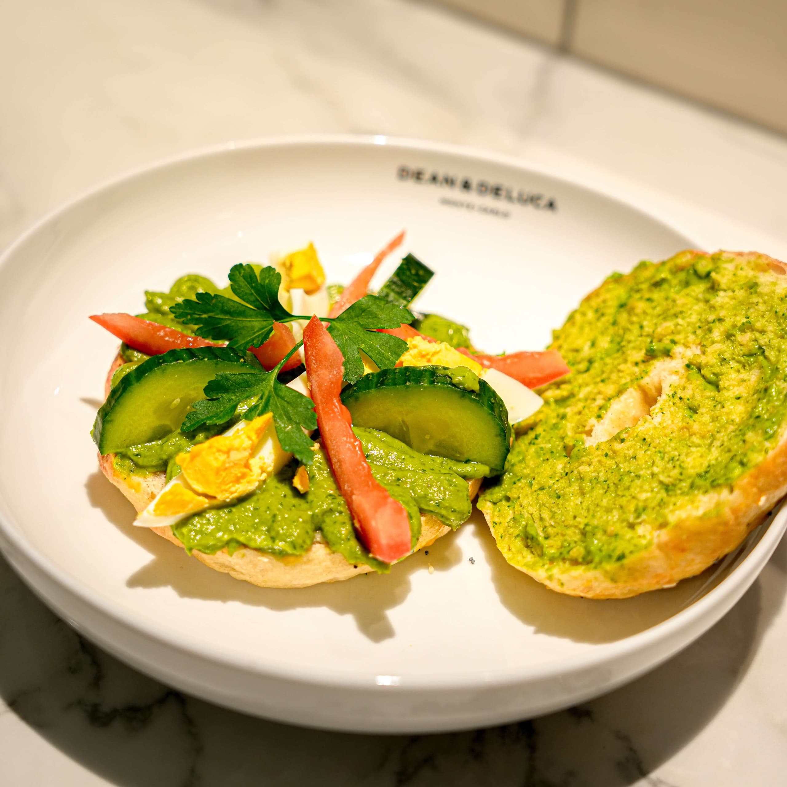 Bagel Crème d'avocat - Menu item