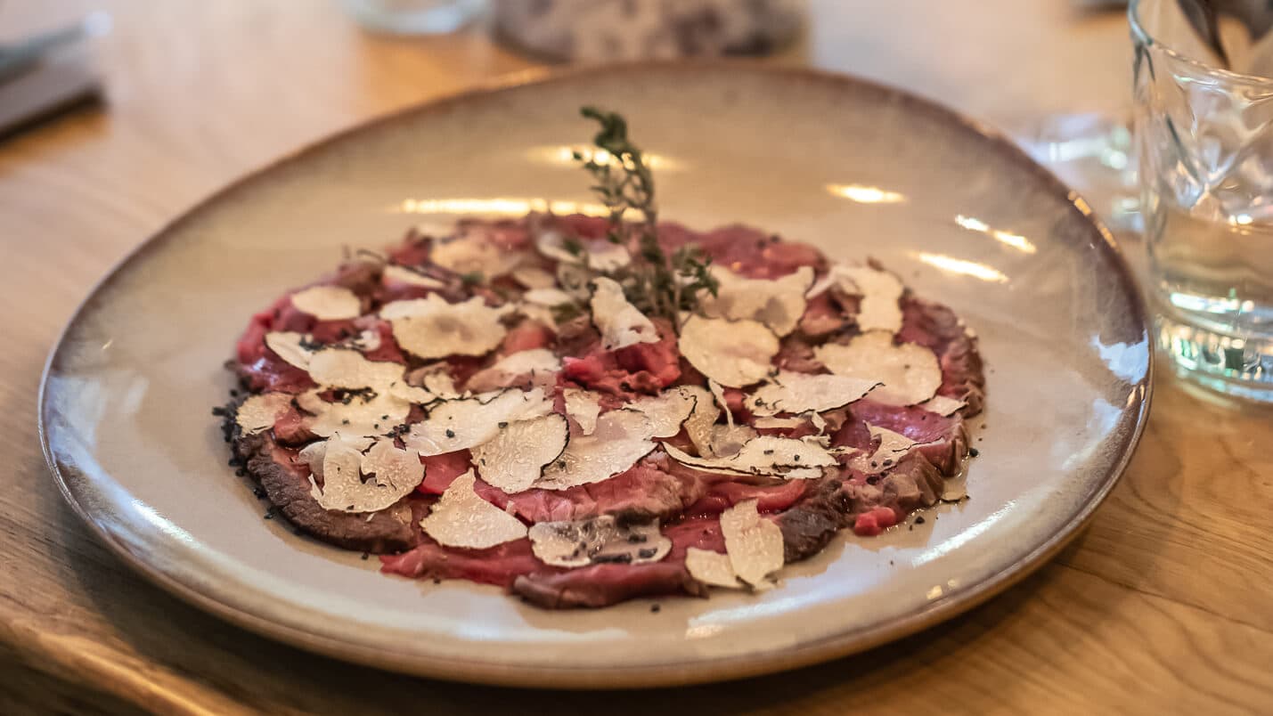 Carpaccio de boeuf à la truffe noire  - Menu item