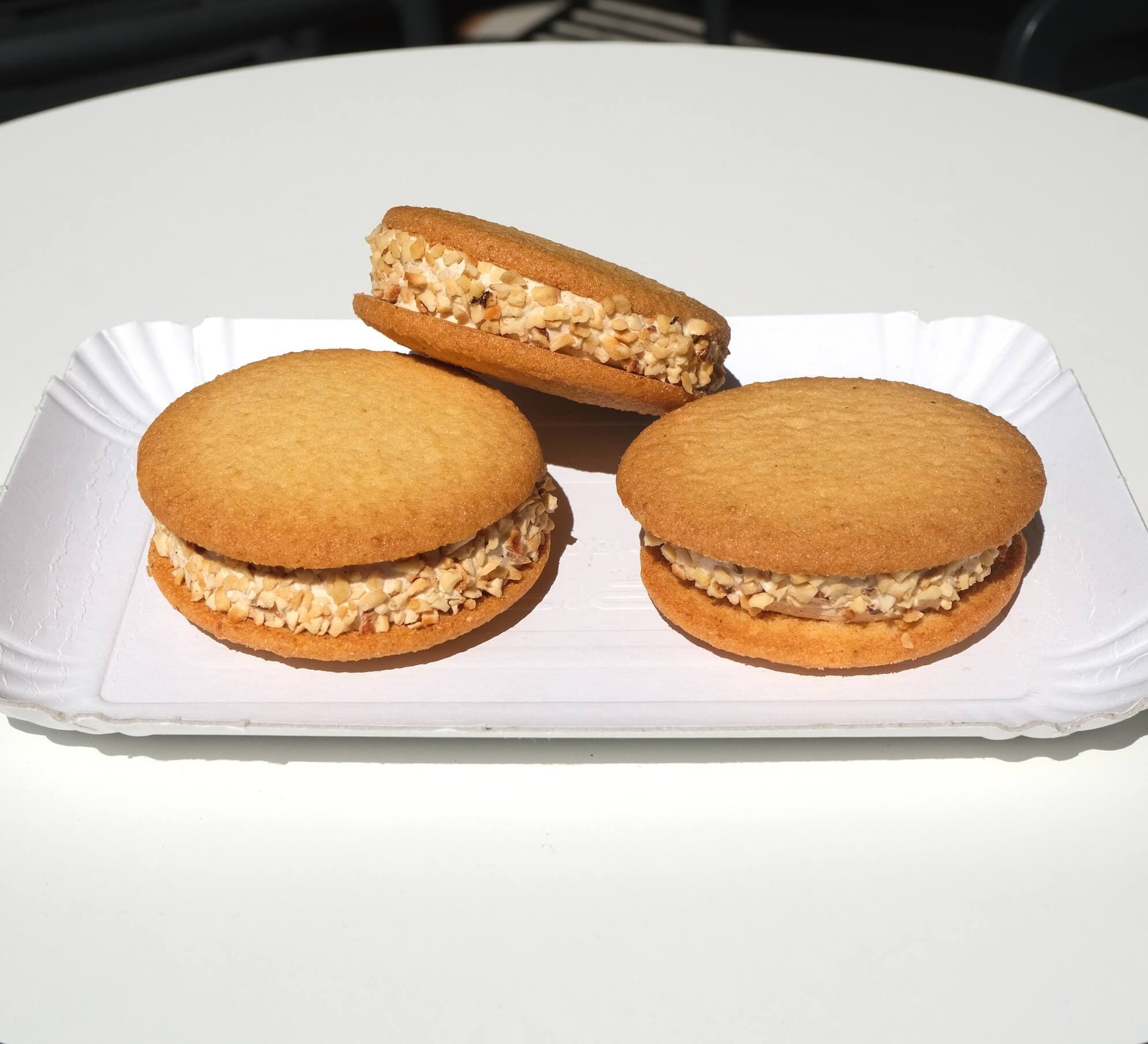 Boite de 3 biscuits Noisette - Menu item