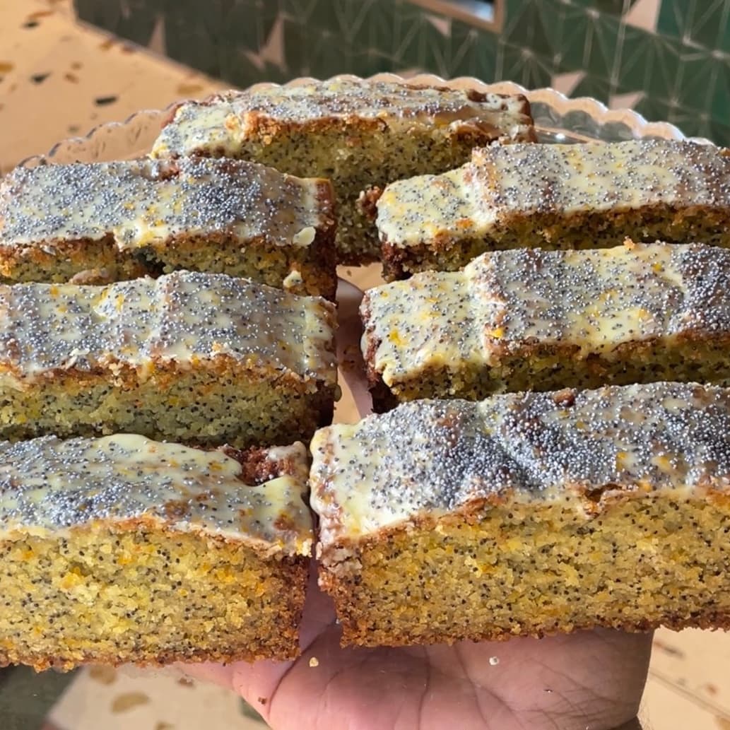 Gâteau de la Semaine :Cake au Citron et Graines de Pavot - Menu item