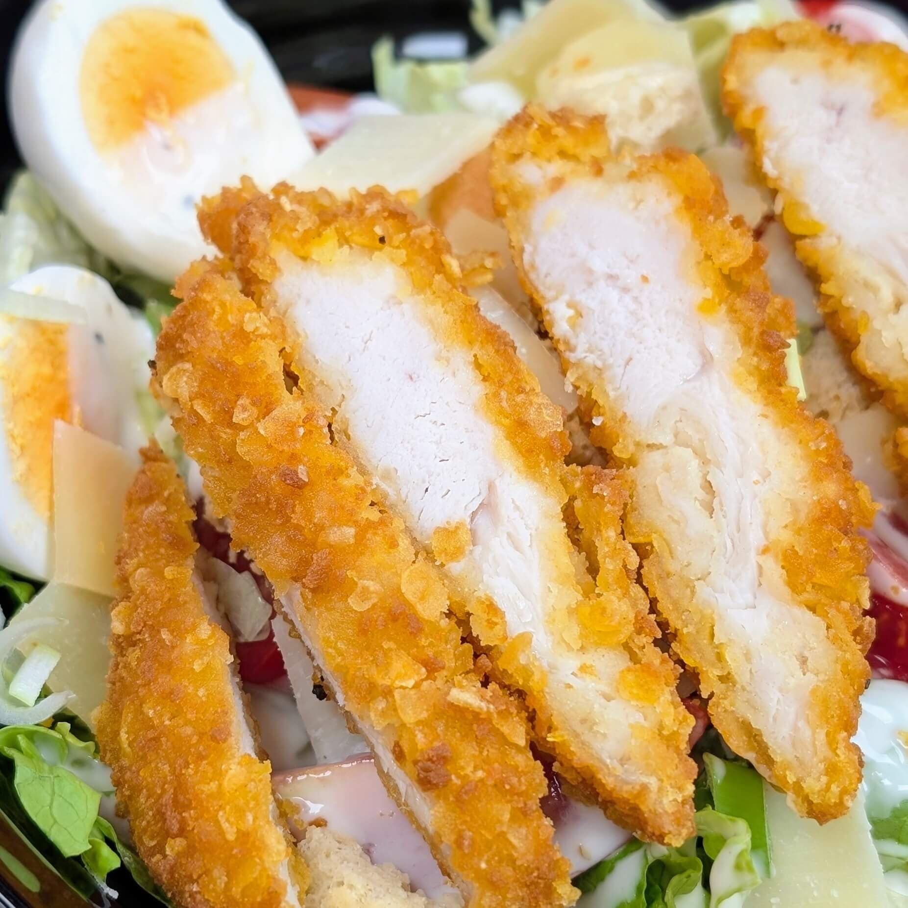 Salade Caesar au Poulet Pané   - Menu item