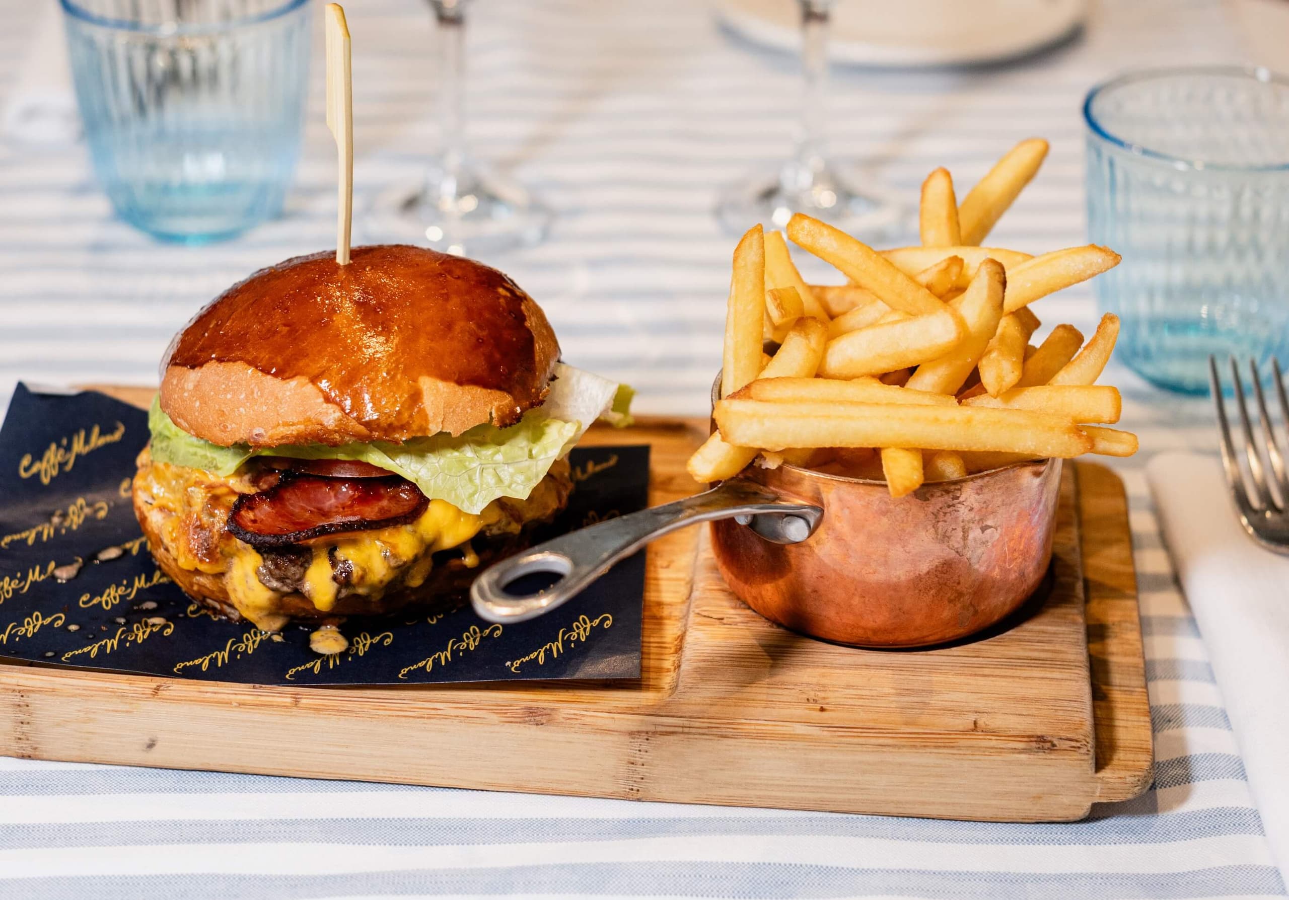 Smashed Cheeseburger Caffe Milano