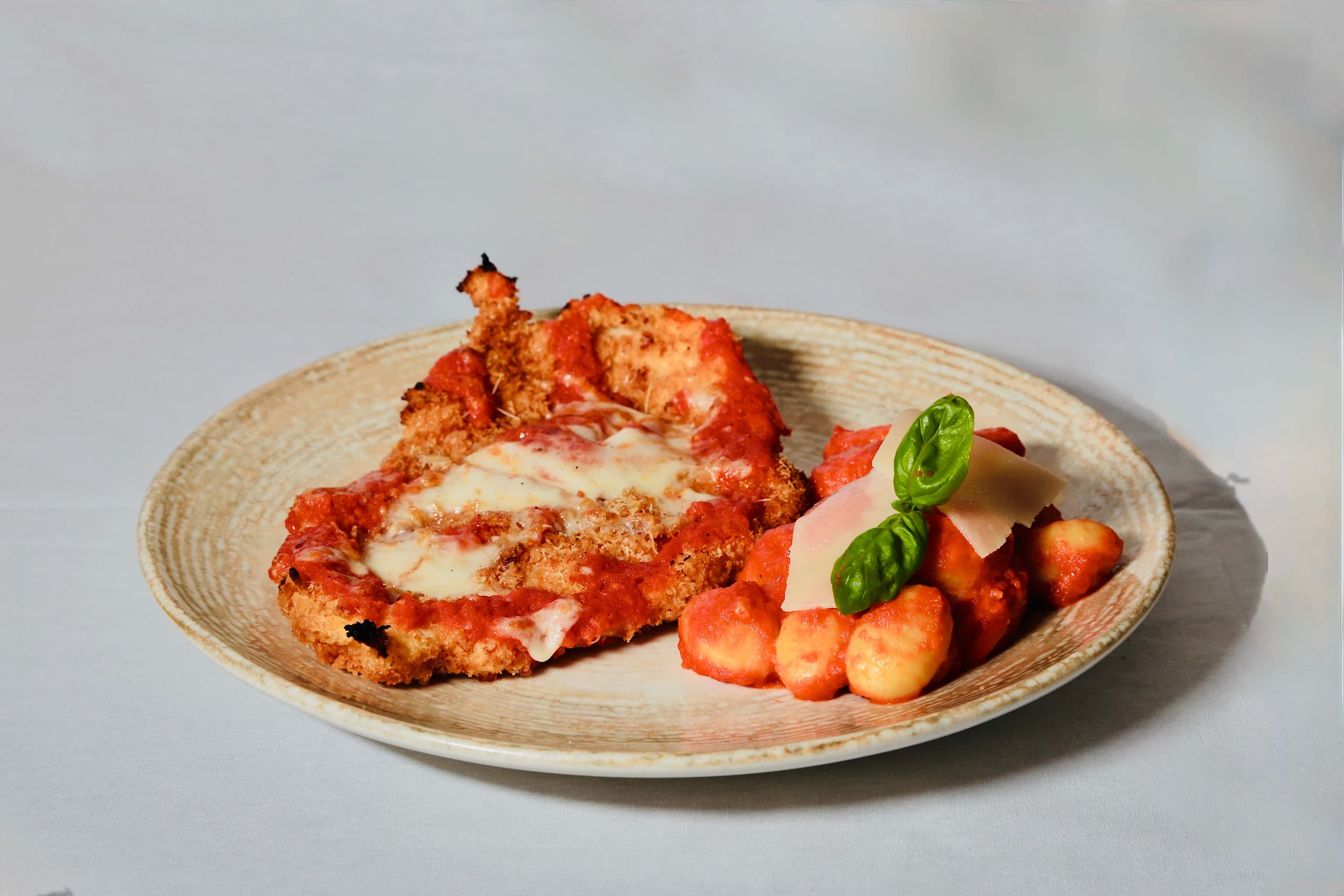 Poulet à la parmigiana et gnocchi - Menu item