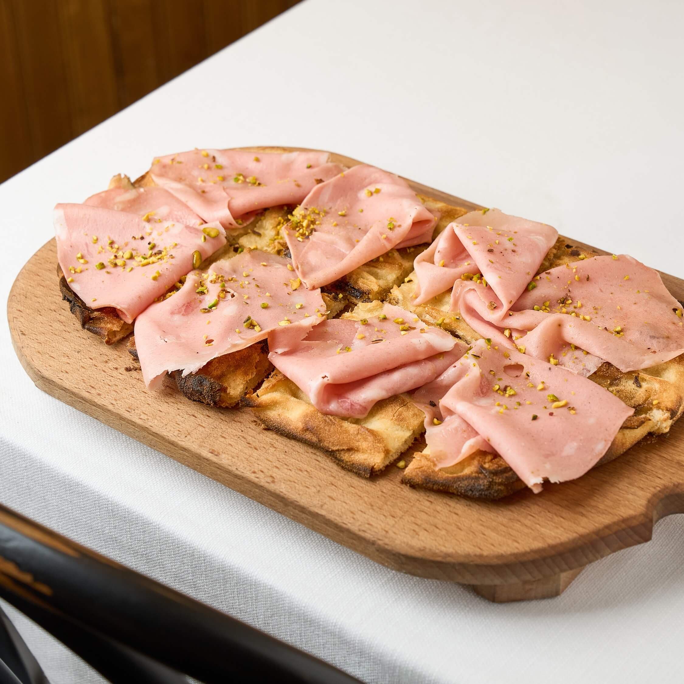 Focaccia e mortadella - Menu item