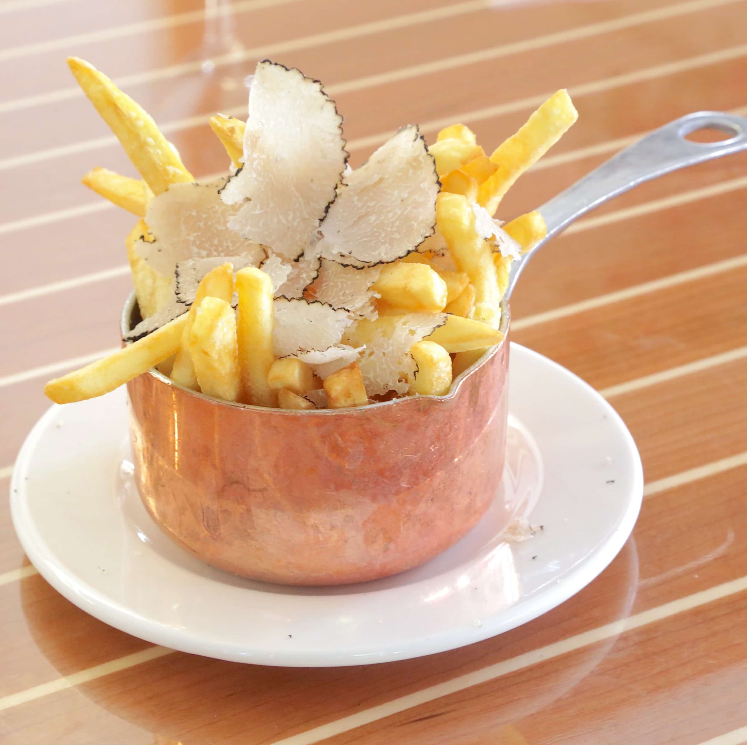 Pommes de terre frites avec truffe - Menu item