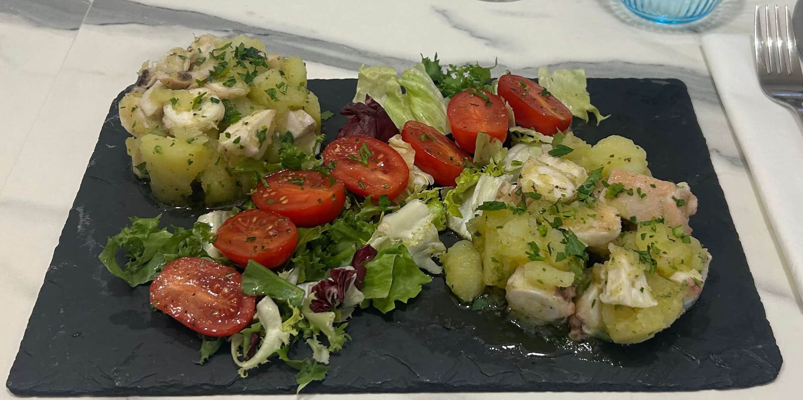 Salade de poule et pommes de terre - Menu item