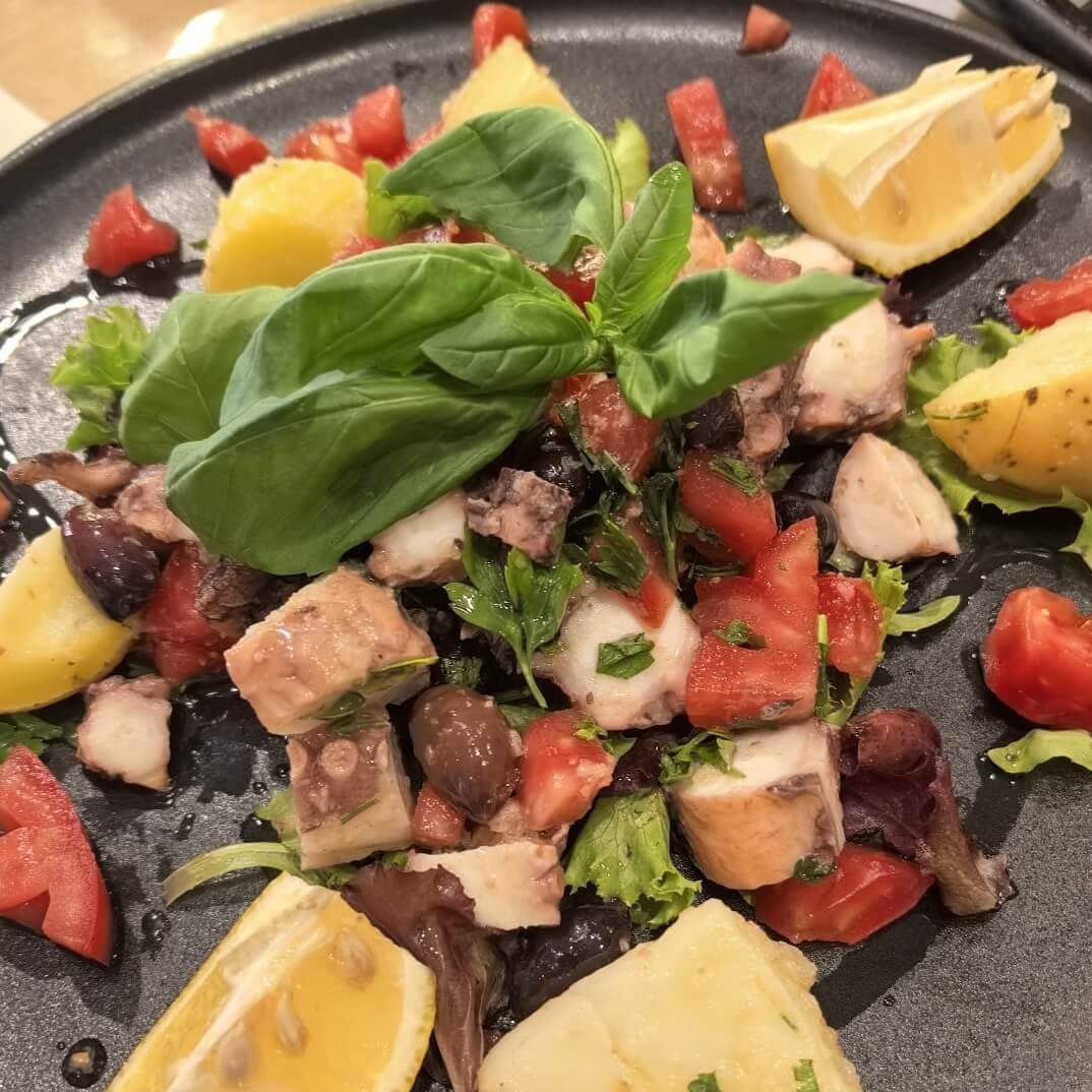Salade de poulpe - Menu item
