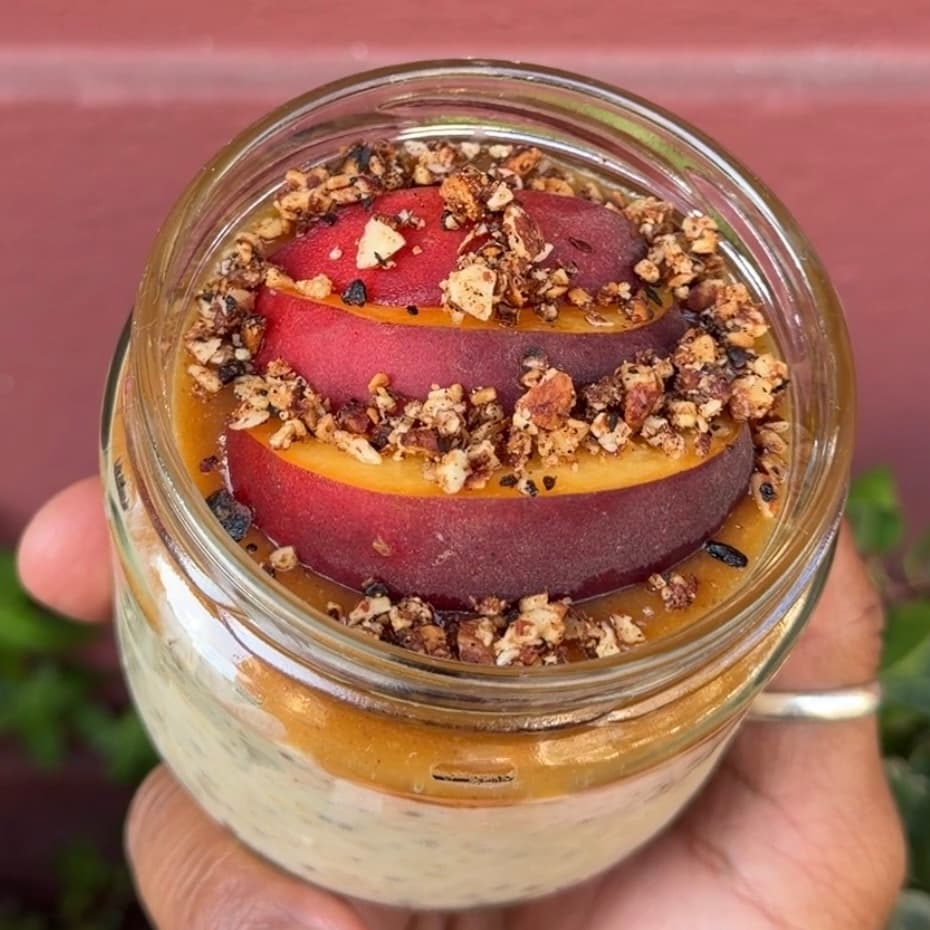 Overnight oats : Avoine et graine de chia à la pêche - Menu item