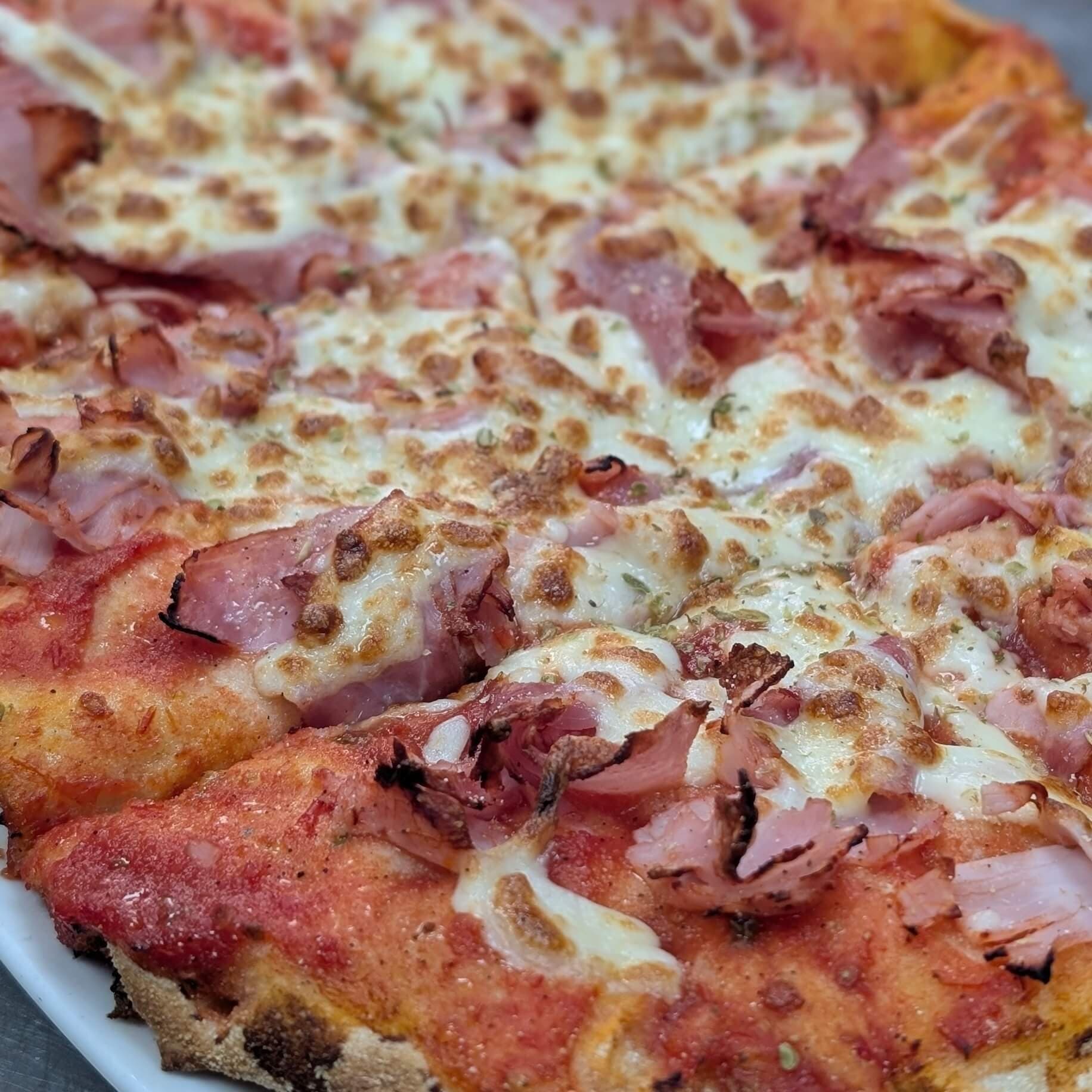 Pinsa Prosciutto Cotto - Menu item