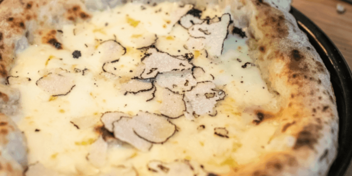 Pizza à la Truffe - Menu item