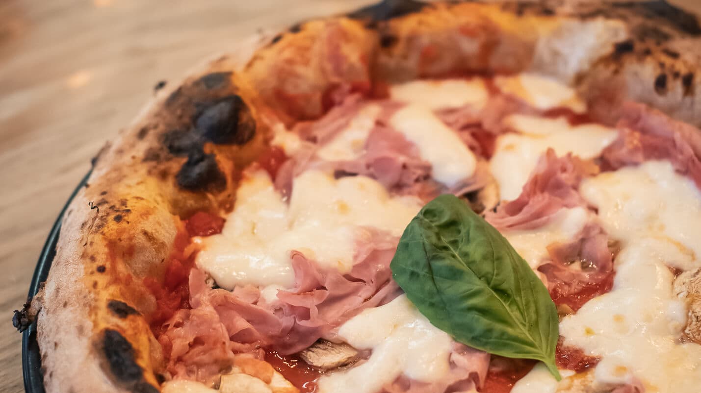 Pizza Regina Isabella - Menu item