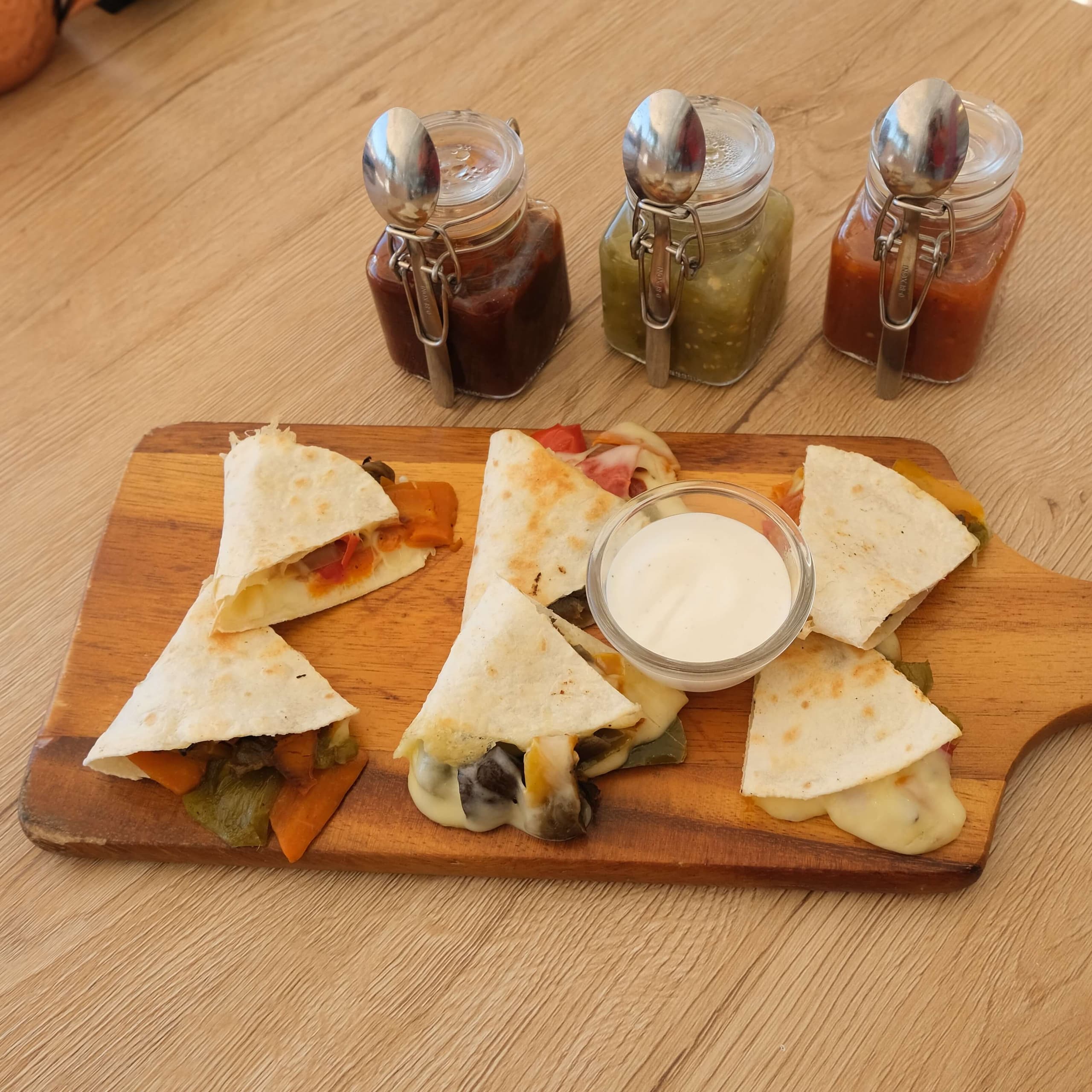 Quesadilla del dia Veggie - Menu item