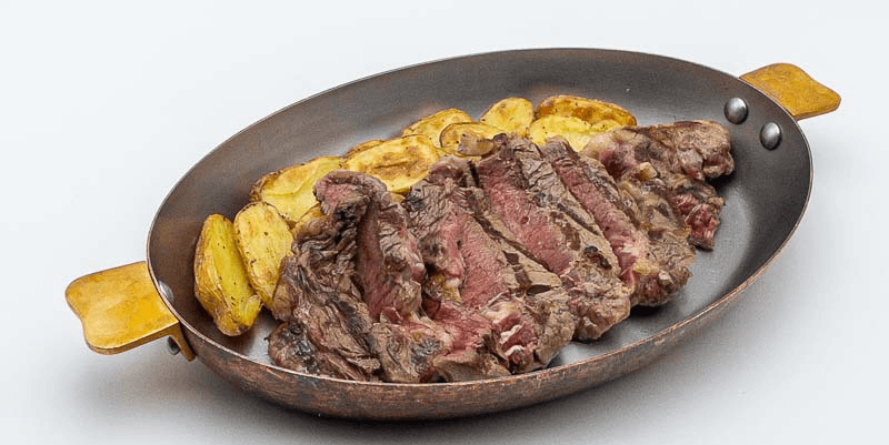 Faux-filet de boeuf Angus (USA) avec pommes de terre rôties - Menu item