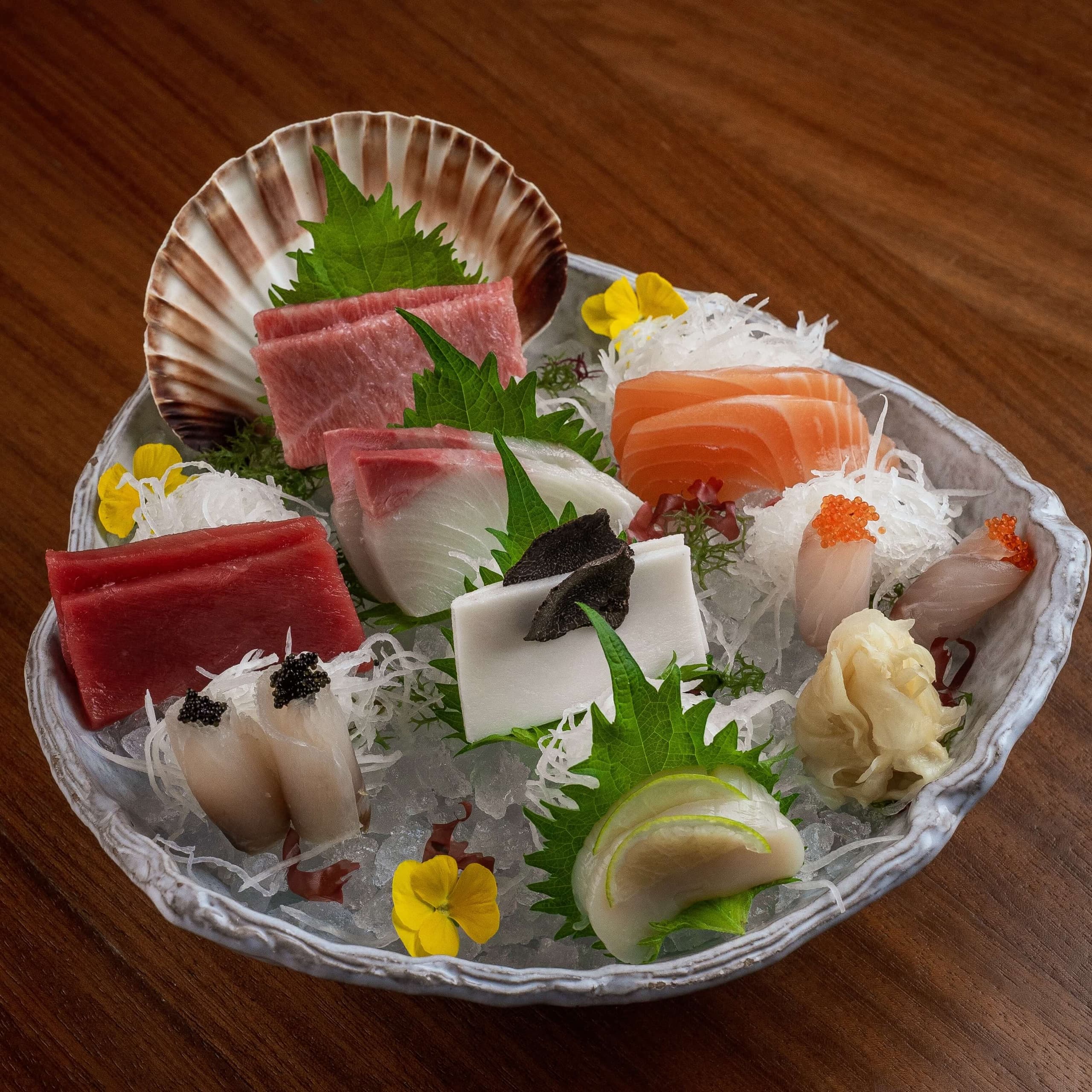 Sashimi Moriawase (16 cuts) - Menu item