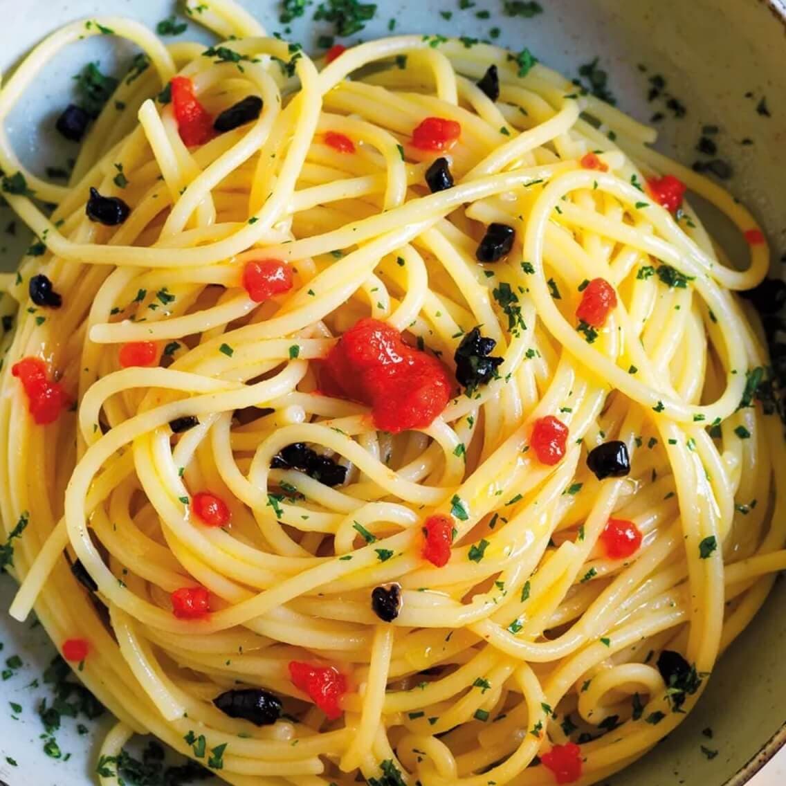 Tagliolini with garlic, olive oil and chilli - Menu item
