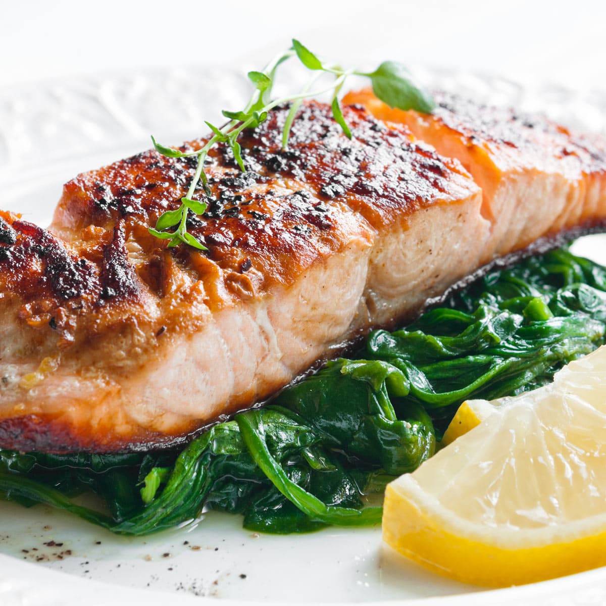 Trancio di salmone al forno con spinaci - Menu item