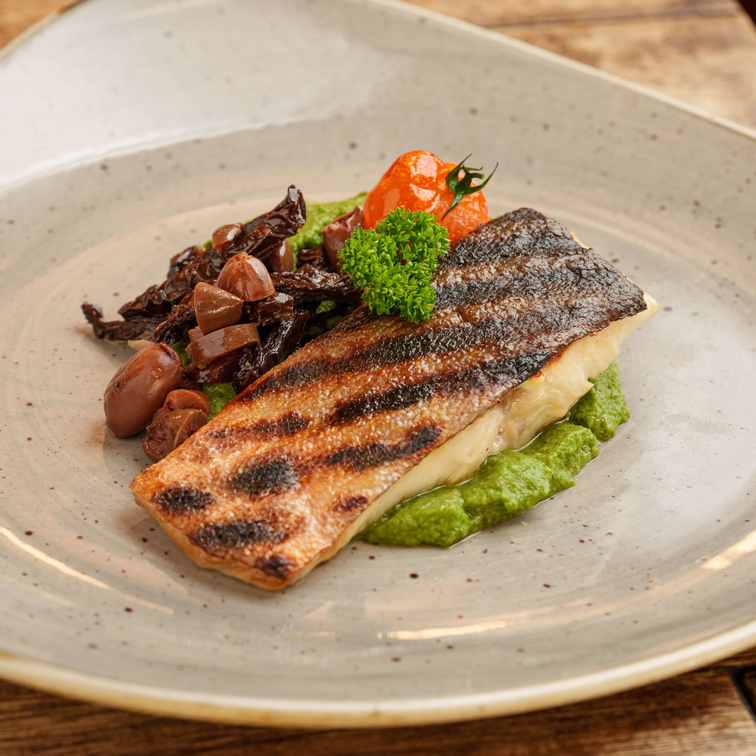 Trancio di salmone al forno con spinaci - Menu item