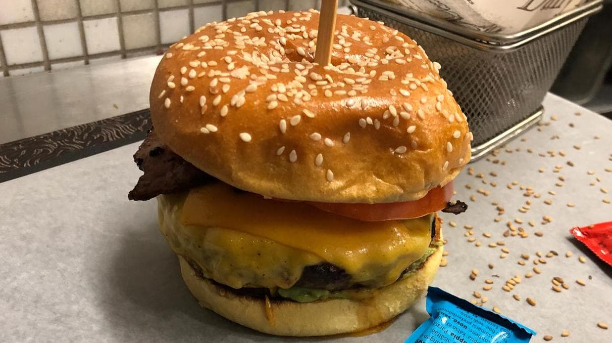 Hamburger Monte Carlo  - Menu item