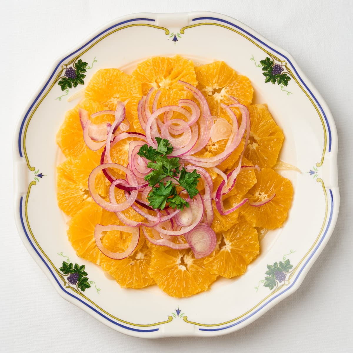 Arance, finocchio fresco, cipolla rossa, aceto, olio EVO - Menu item