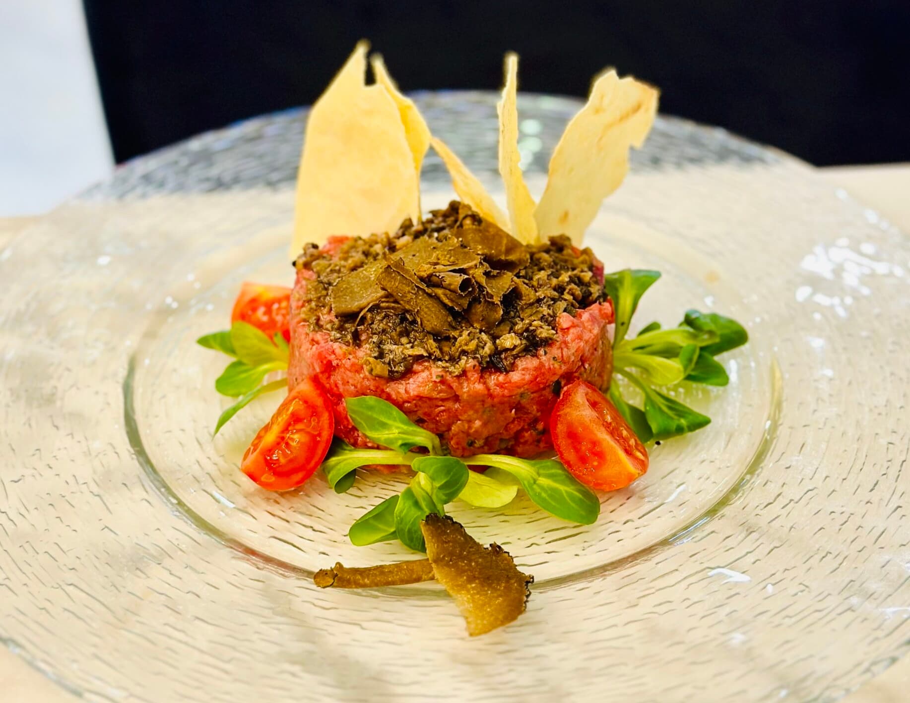 Tartare noble à la truffe noire et ses toasts - Menu item