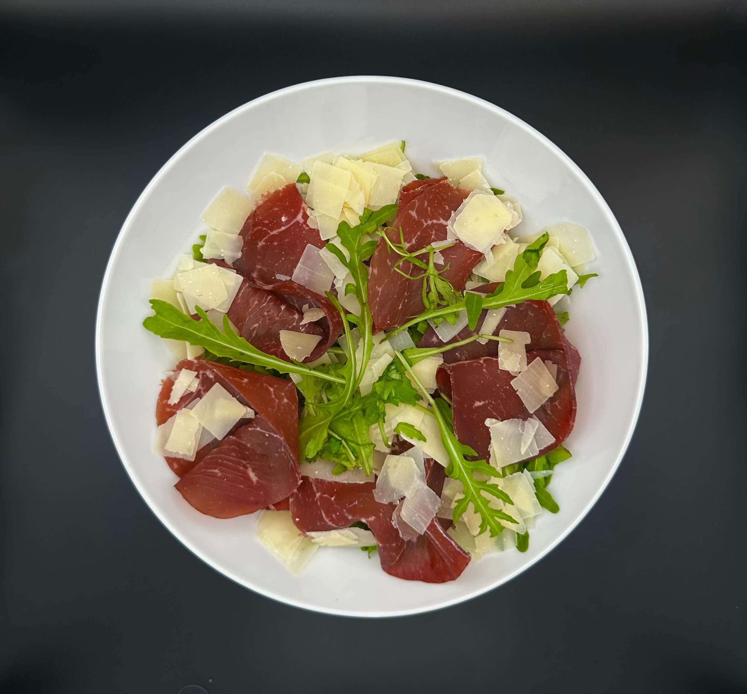 Bresaola, roquette et parmesan - Menu item