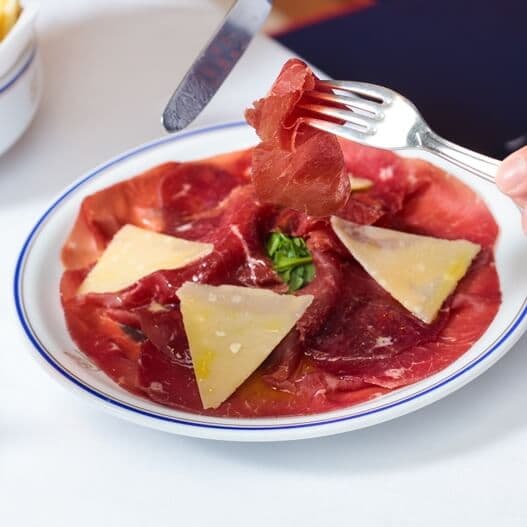 Bresaola, roquette et parmesan - Menu item