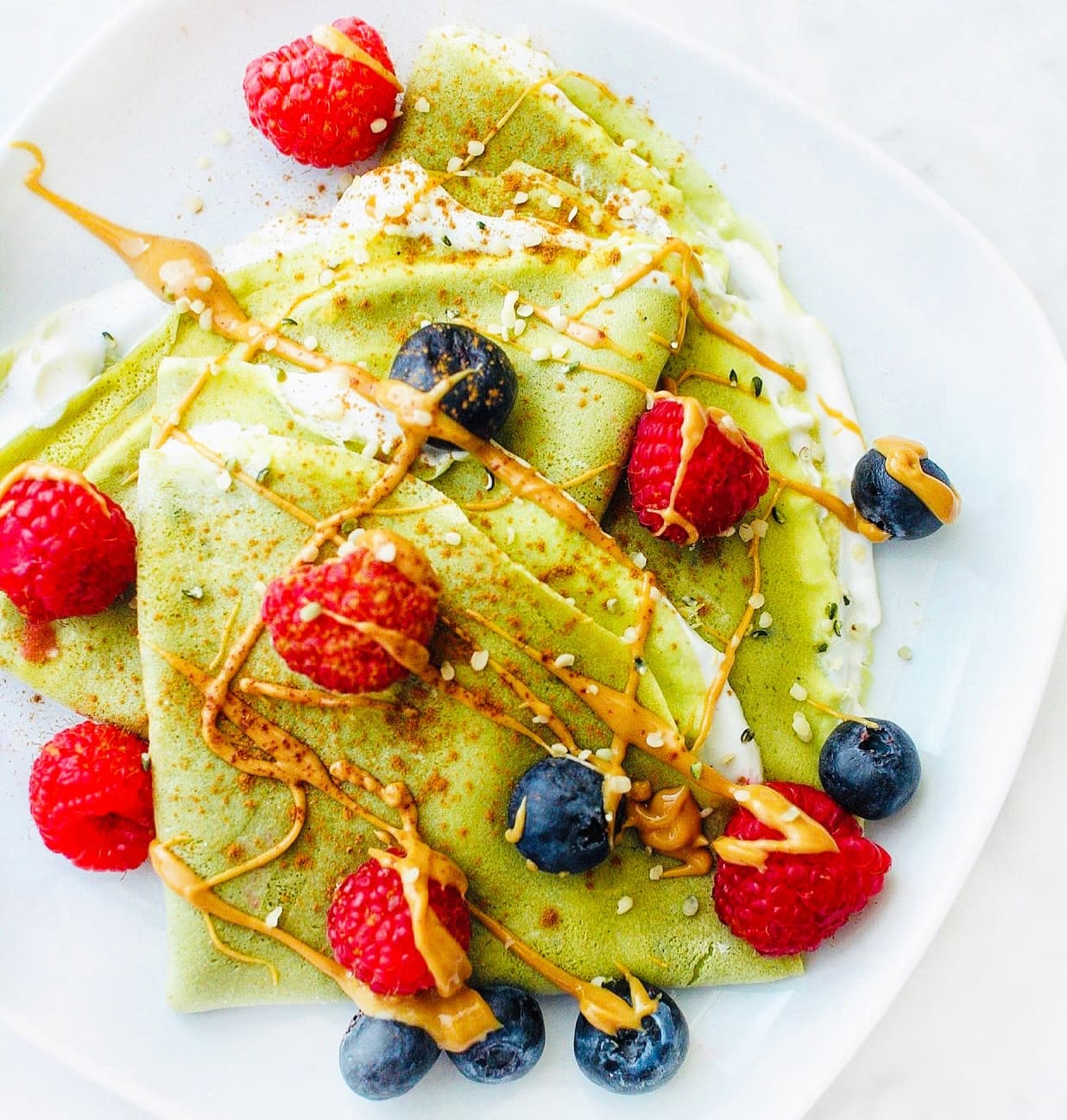 Caramel matcha et fruits rouges - Menu item