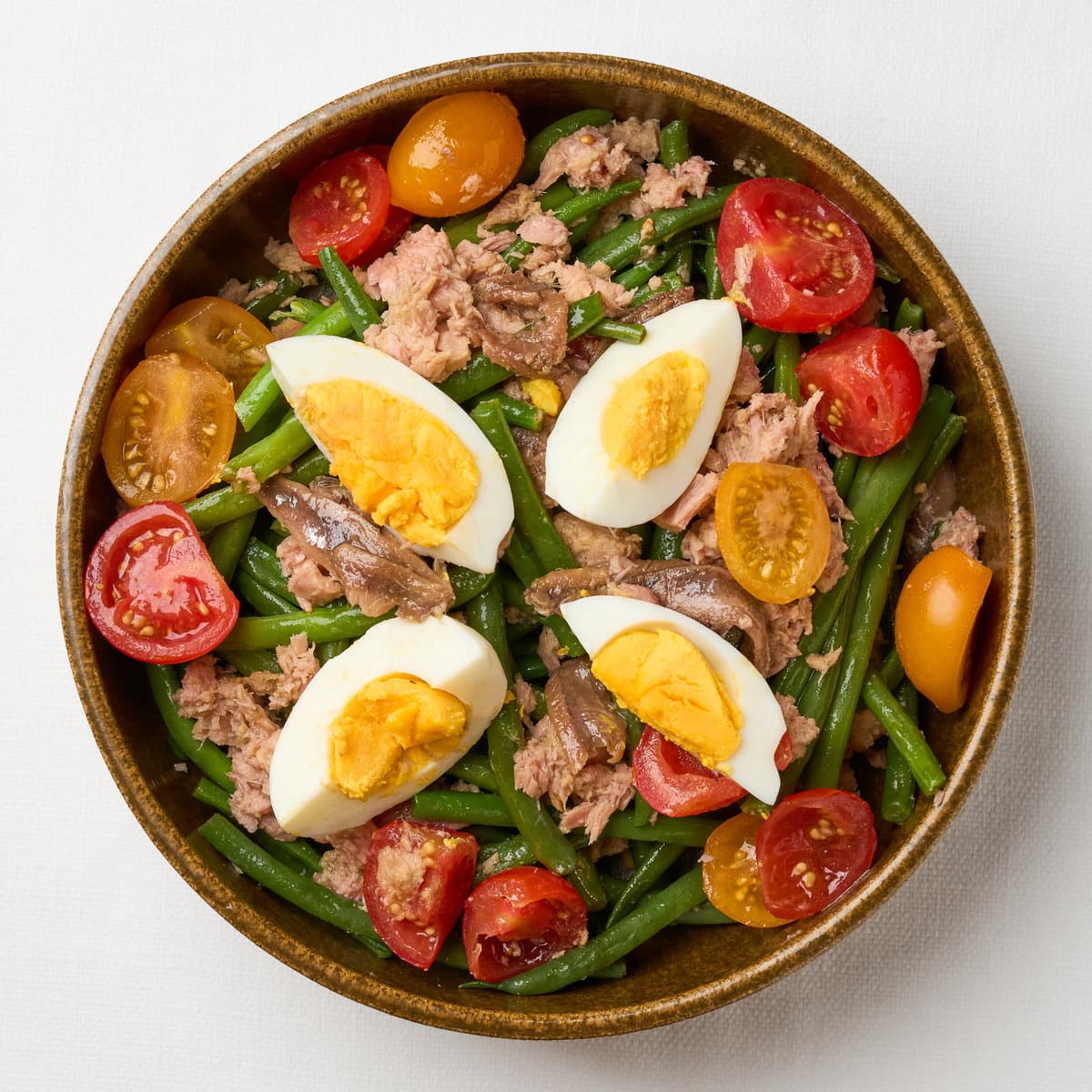 Fagiolini, uovo sodo, tonno sott'olio, pomodorini, acciughe - Menu item