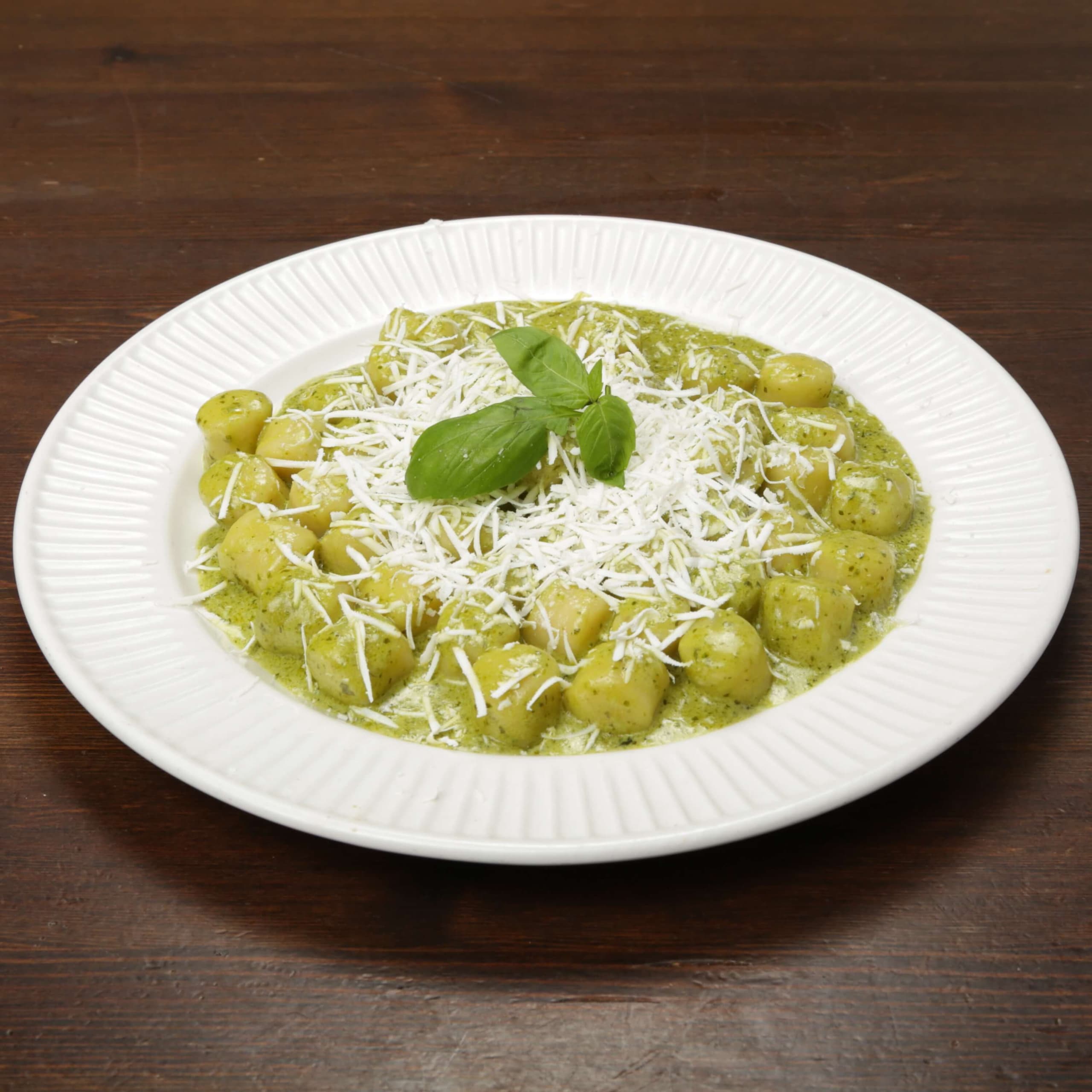 Gnocchi pesto zucchini ricotta salata