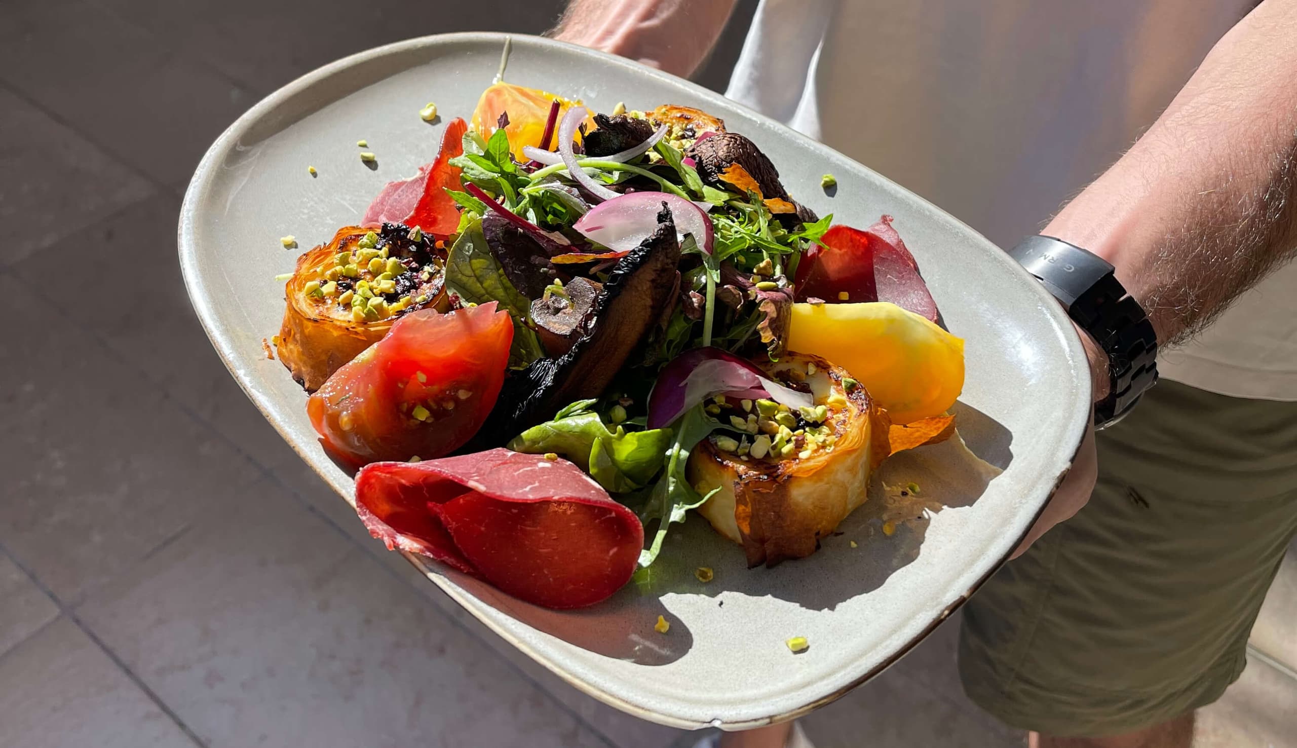 Salade de chèvre et jambon de parma façon Baklava - Menu item