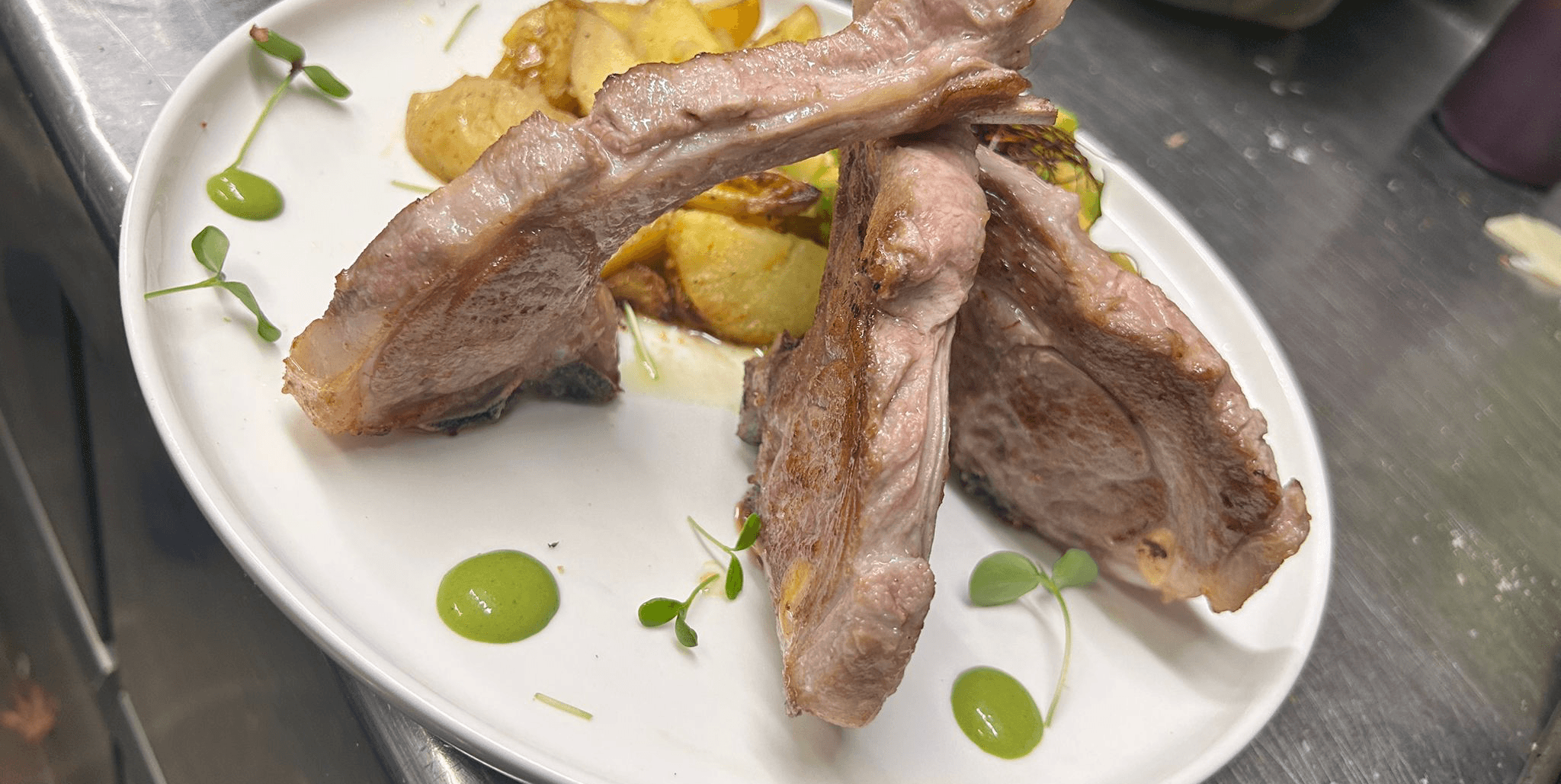 Côtelettes d'agneau grillées - Menu item