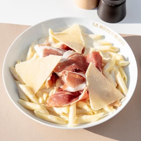 Penne jambon de parme 'Black Angus' & scamorza - Menu item