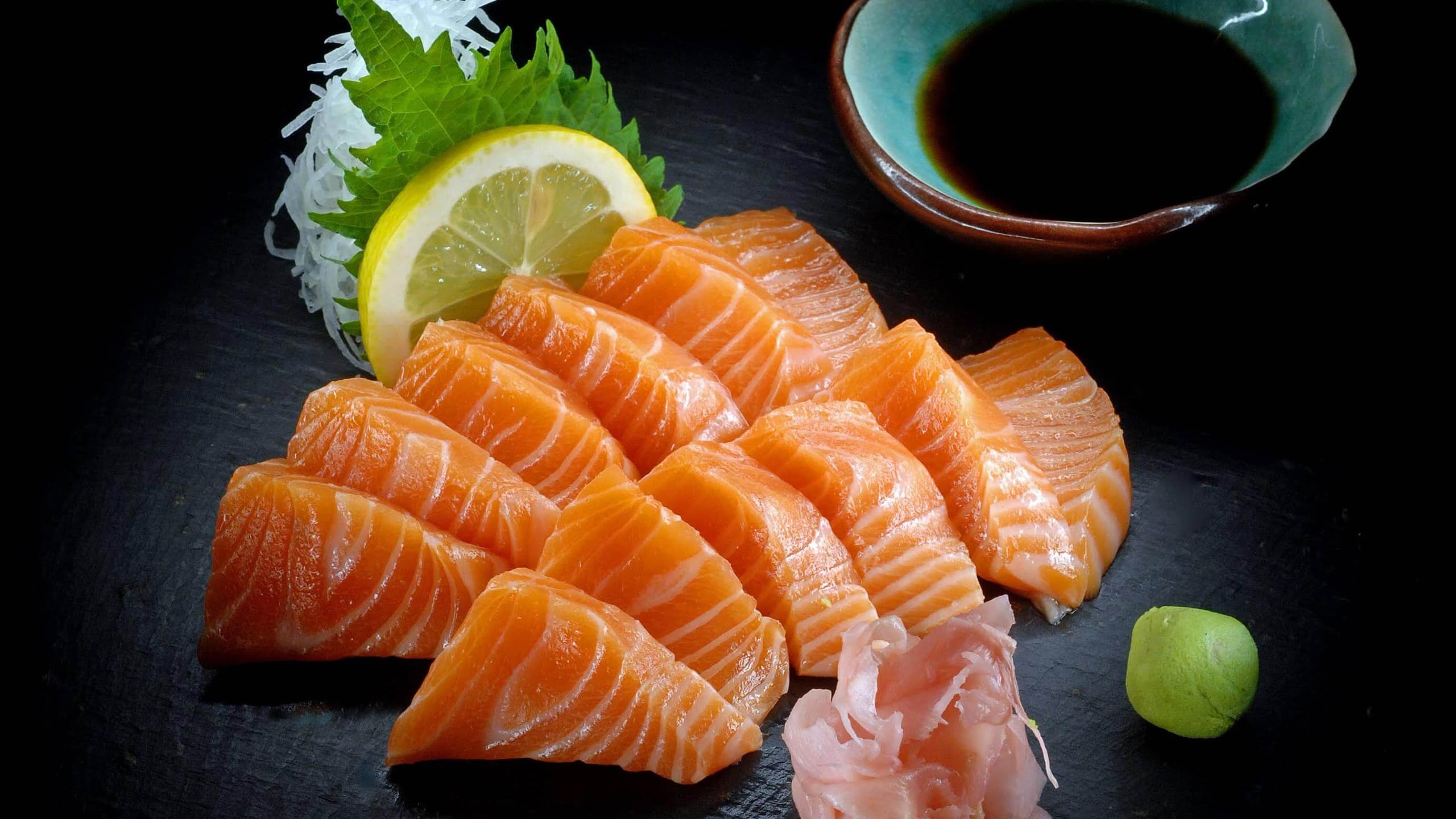 Sashimi saumon (12 pièces) - Menu item